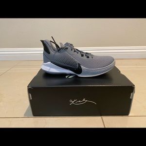 Kobe brant Nike mamba fury